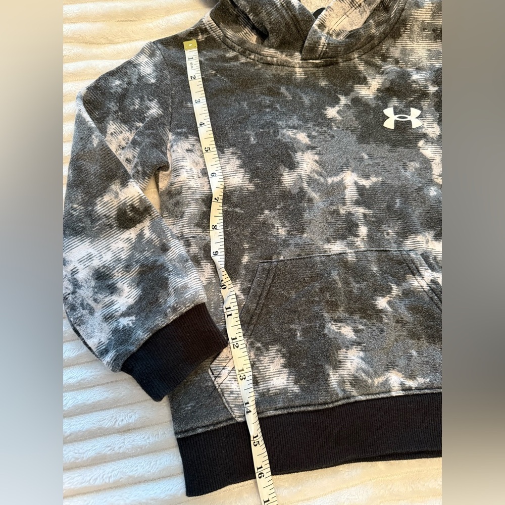 Under Armour Kids' Black and White Tie-Dye Hoodie - Picture 4 of 5